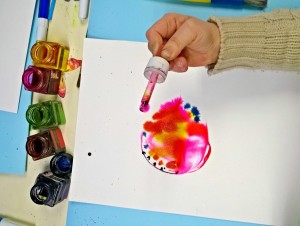 acquerello bambini acquerelli liquidi macchie magiche laboratorio artistico Arcadia Padova Fornace Carotta